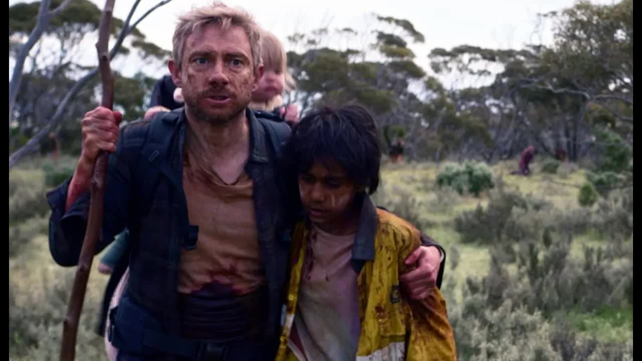 父爱有多伟大？变成丧尸，捆着双手将女儿送到安全区丧尸片