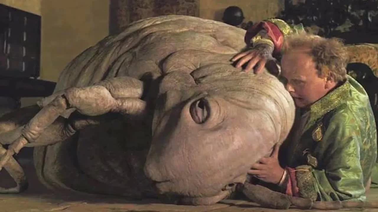 【一米电影】国王将一只跳蚤当宠物，用自己的鲜血喂养，结局你一定猜不到！